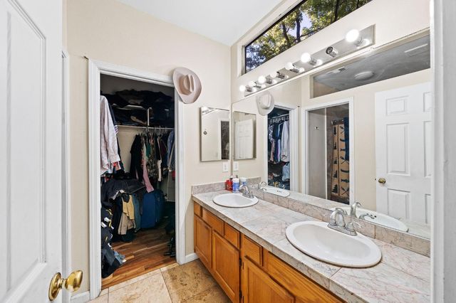 6 Coles Point Ct, Sacramento, CA 95823