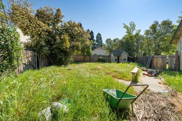 6 Coles Point Ct, Sacramento, CA 95823