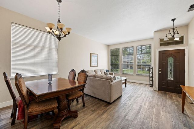 6 Coles Point Ct, Sacramento, CA 95823