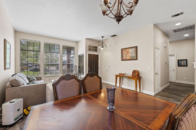 6 Coles Point Ct, Sacramento, CA 95823