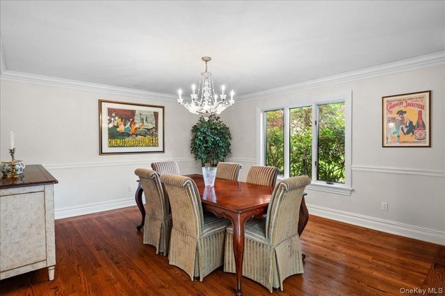 8 Far Hill Lane, Pleasantville, NY 10570
