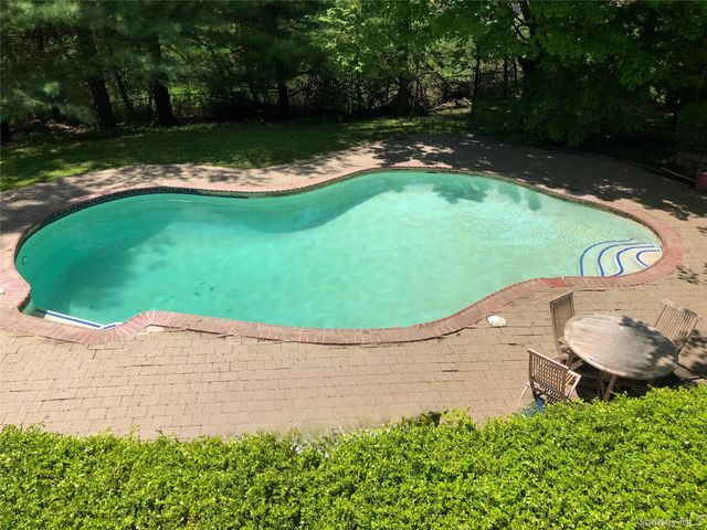 8 Far Hill Lane, Pleasantville, NY 10570