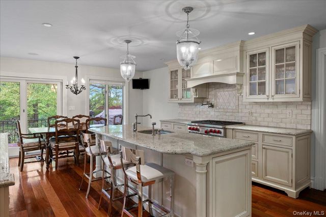 8 Far Hill Lane, Pleasantville, NY 10570