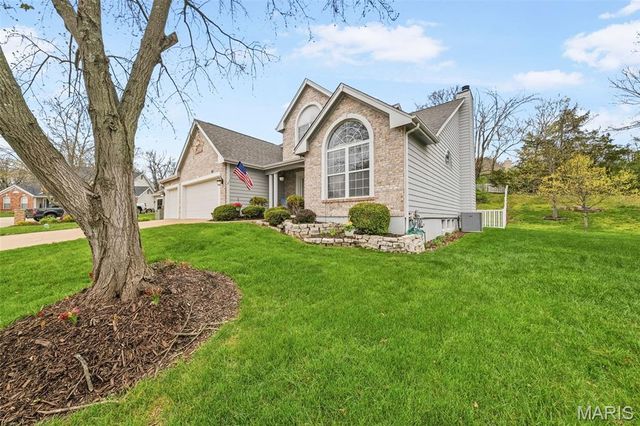 425 Roosevelt Woods Court, Fenton, MO 63026