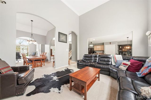 425 Roosevelt Woods Court, Fenton, MO 63026