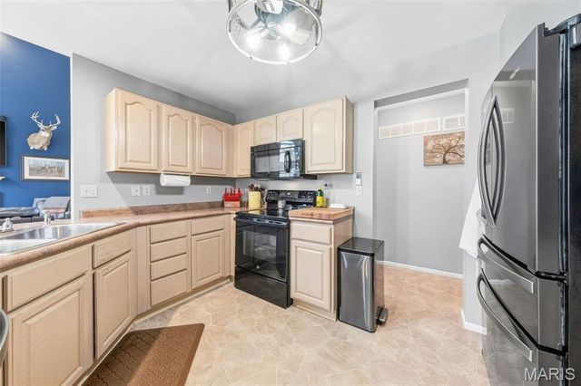 425 Roosevelt Woods Court, Fenton, MO 63026