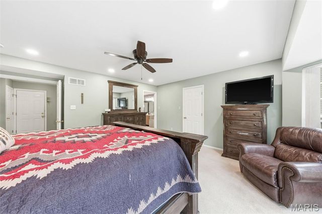 425 Roosevelt Woods Court, Fenton, MO 63026