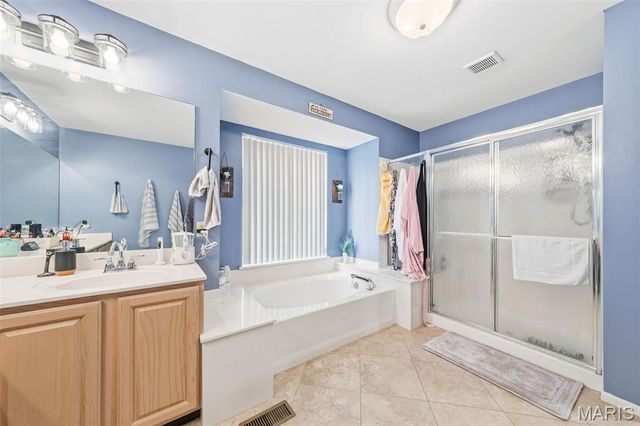 425 Roosevelt Woods Court, Fenton, MO 63026