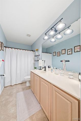 425 Roosevelt Woods Court, Fenton, MO 63026