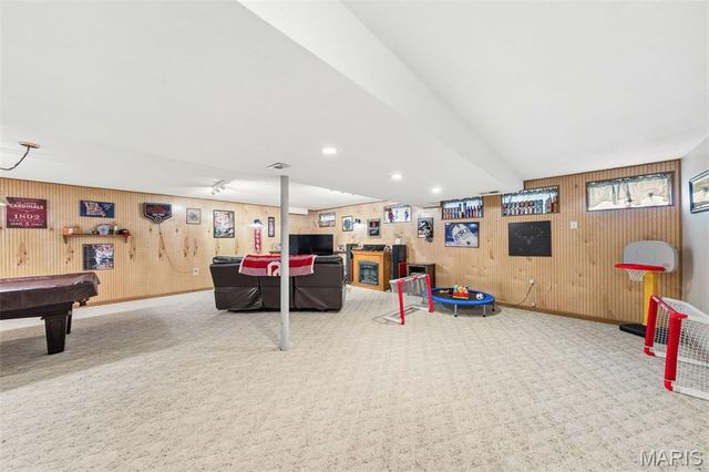 425 Roosevelt Woods Court, Fenton, MO 63026