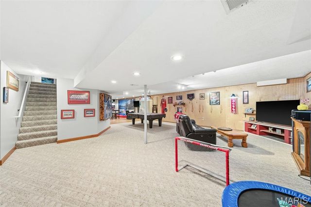 425 Roosevelt Woods Court, Fenton, MO 63026