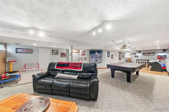 425 Roosevelt Woods Court, Fenton, MO 63026