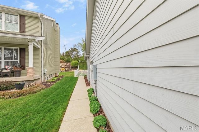 425 Roosevelt Woods Court, Fenton, MO 63026