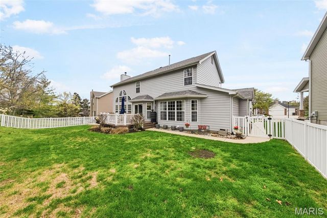 425 Roosevelt Woods Court, Fenton, MO 63026