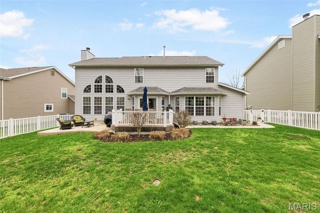 425 Roosevelt Woods Court, Fenton, MO 63026