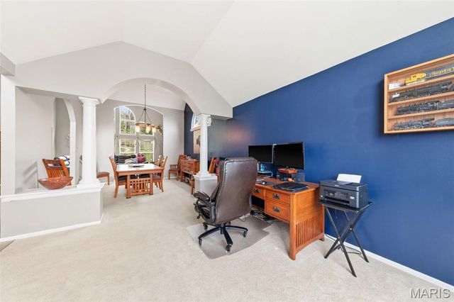 425 Roosevelt Woods Court, Fenton, MO 63026