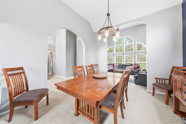 425 Roosevelt Woods Court, Fenton, MO 63026