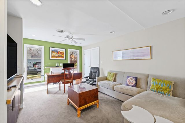 205 E SHERWIN Circle, Urbana, IL 61802