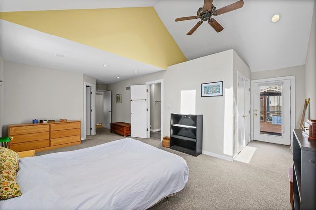 205 E SHERWIN Circle, Urbana, IL 61802