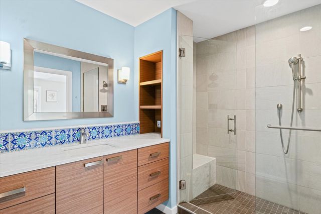 205 E SHERWIN Circle, Urbana, IL 61802