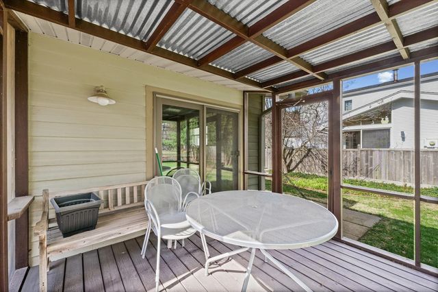 205 E SHERWIN Circle, Urbana, IL 61802