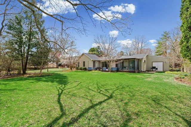 205 E SHERWIN Circle, Urbana, IL 61802