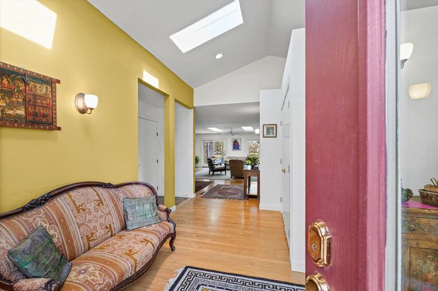 205 E SHERWIN Circle, Urbana, IL 61802