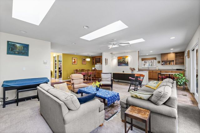 205 E SHERWIN Circle, Urbana, IL 61802