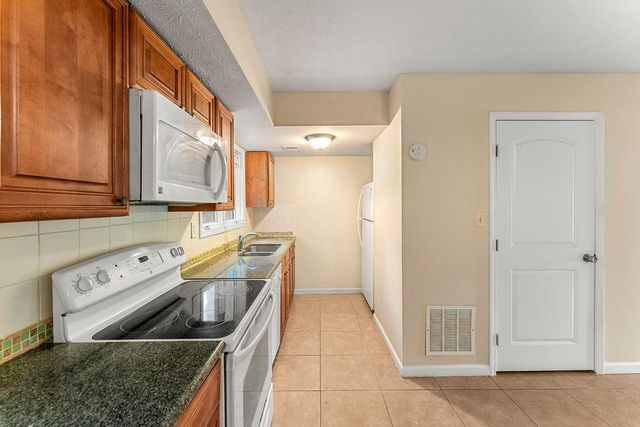 2128 Fairway Court SE, Conyers, GA 30013