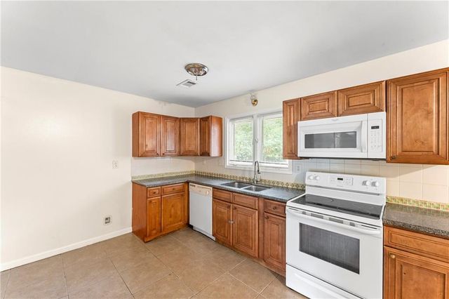 2128 Fairway Court SE, Conyers, GA 30013