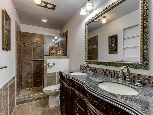 829 NW 116th Terrace, Oklahoma City, OK 73114