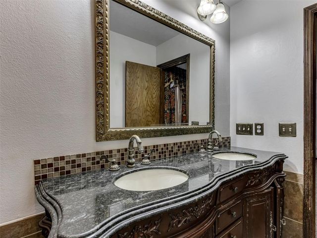 829 NW 116th Terrace, Oklahoma City, OK 73114