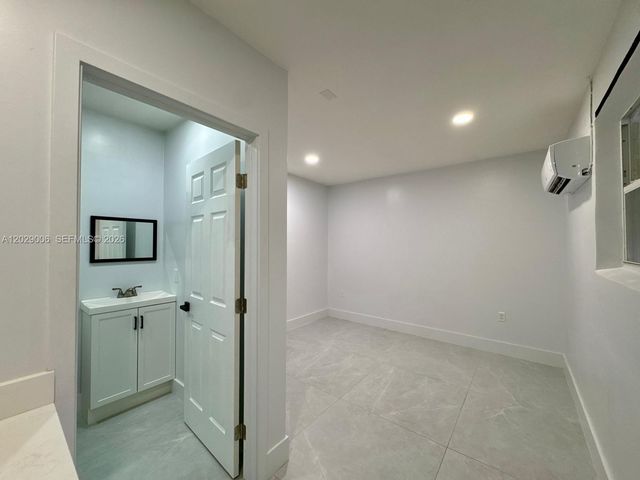 8671 NW 3rd St 2, Pembroke Pines, FL 33024