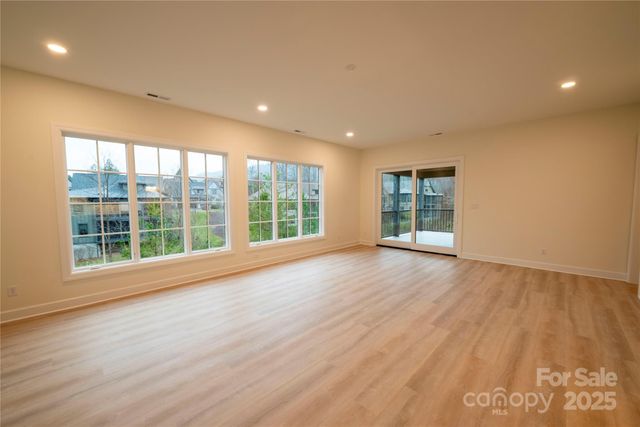 15 Evian Court, Asheville, NC 28804