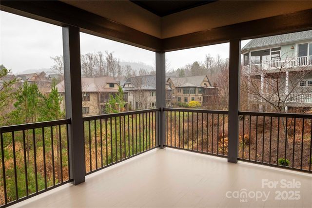 15 Evian Court, Asheville, NC 28804