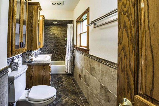 N14W28039 Silvernail ROAD, Pewaukee, WI 53072