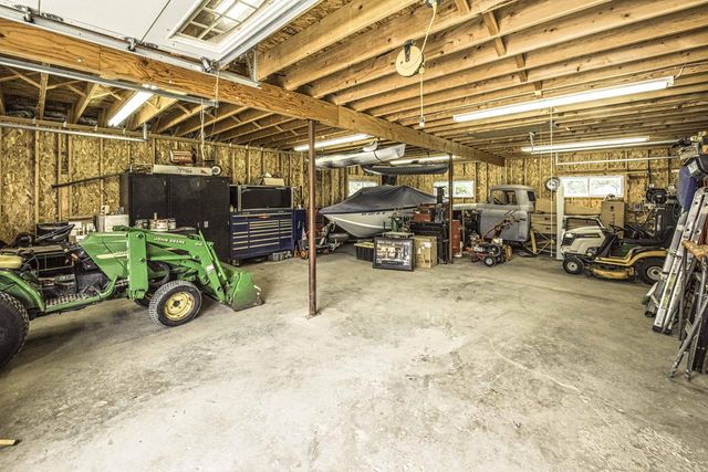 N14W28039 Silvernail ROAD, Pewaukee, WI 53072
