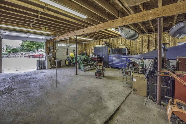 N14W28039 Silvernail ROAD, Pewaukee, WI 53072