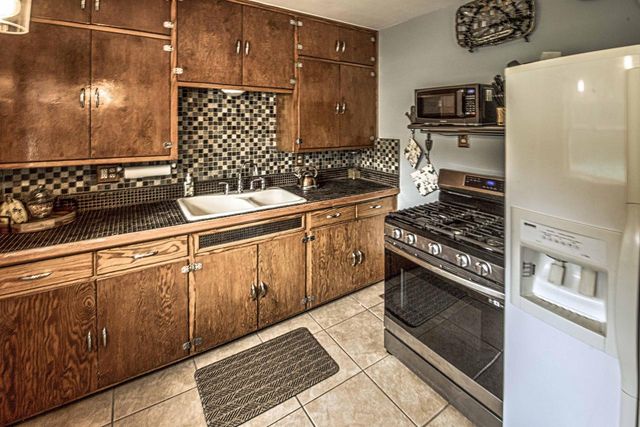N14W28039 Silvernail ROAD, Pewaukee, WI 53072