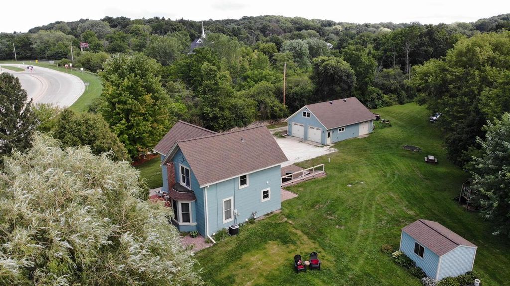 N14W28039 Silvernail ROAD, Pewaukee, WI 53072
