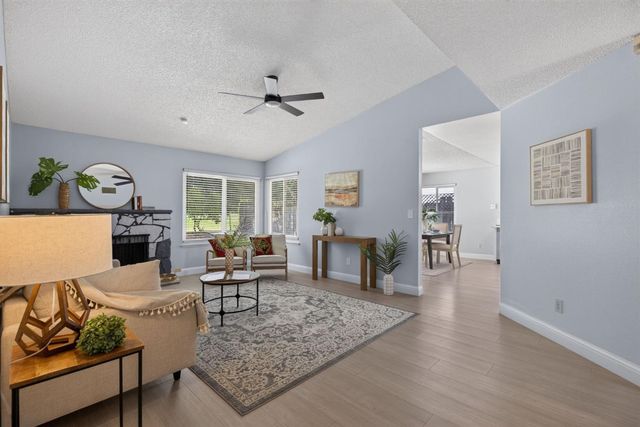 4420 Oxwood Dr, Sacramento, CA 95826