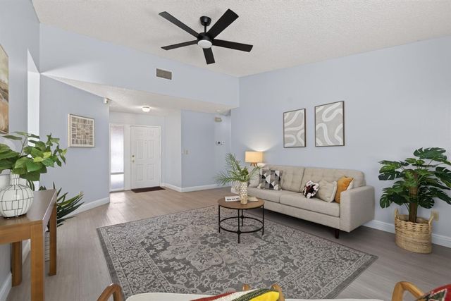 4420 Oxwood Dr, Sacramento, CA 95826