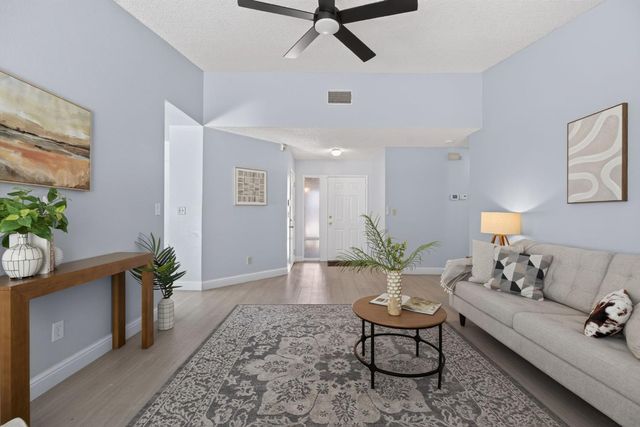 4420 Oxwood Dr, Sacramento, CA 95826