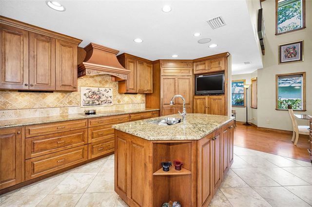 1944 LEVINE LANE, Clearwater, FL 33760