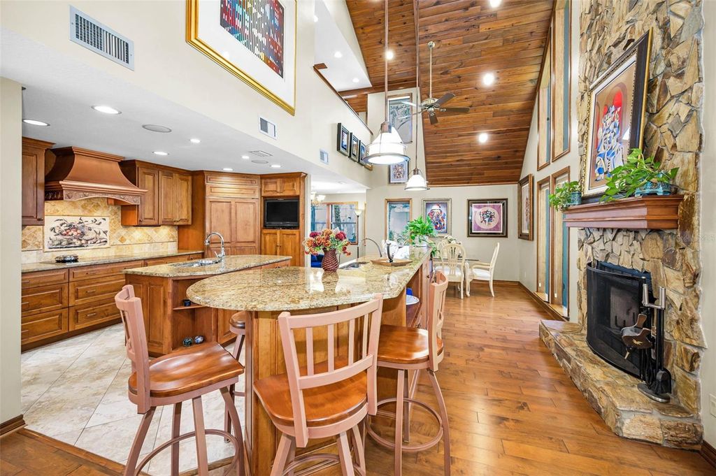 Image 13 of property listing at 1944 LEVINE LANE, Clearwater, FL 33760