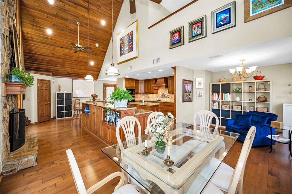 Image 35 of property listing at 1944 LEVINE LANE, Clearwater, FL 33760