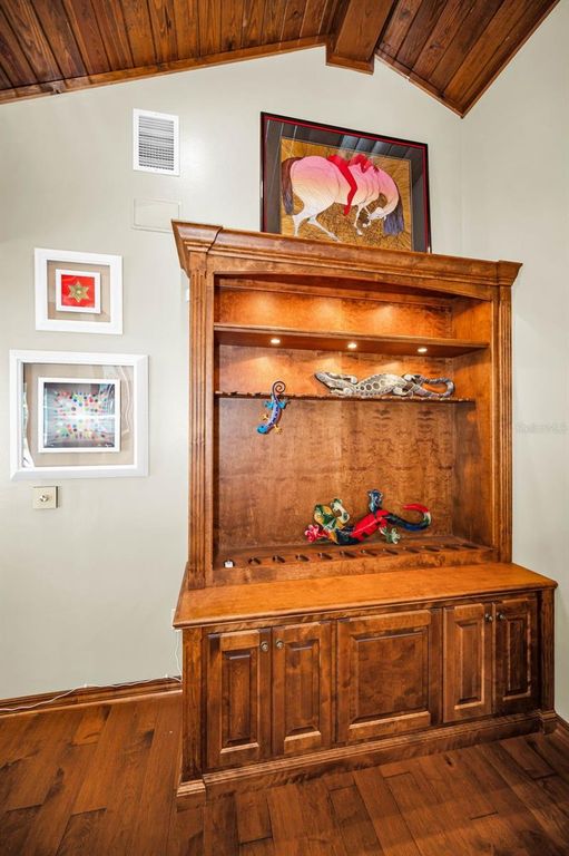 Image 45 of property listing at 1944 LEVINE LANE, Clearwater, FL 33760