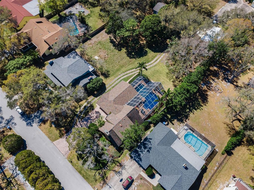 Image 6 of property listing at 1944 LEVINE LANE, Clearwater, FL 33760