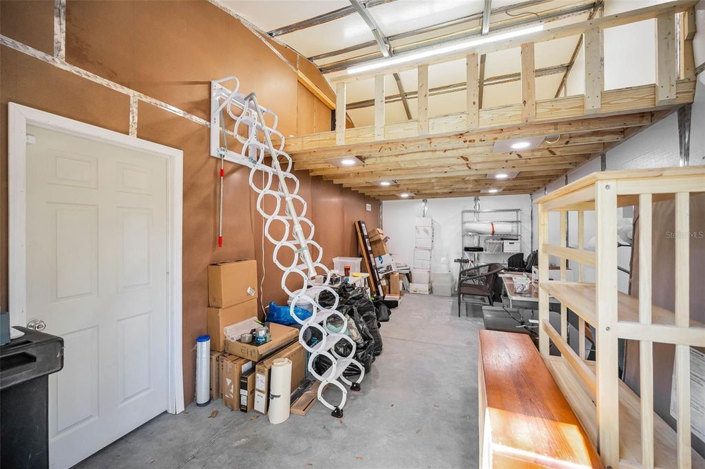 Image 92 of property listing at 1944 LEVINE LANE, Clearwater, FL 33760