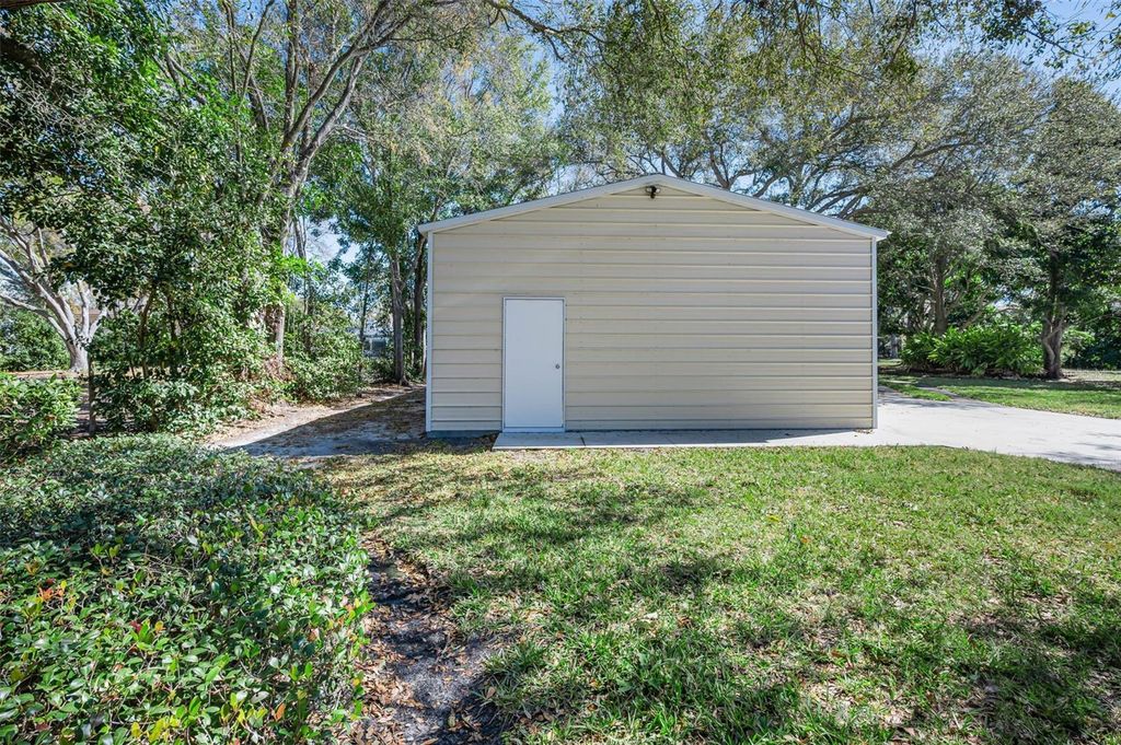 Image 99 of property listing at 1944 LEVINE LANE, Clearwater, FL 33760